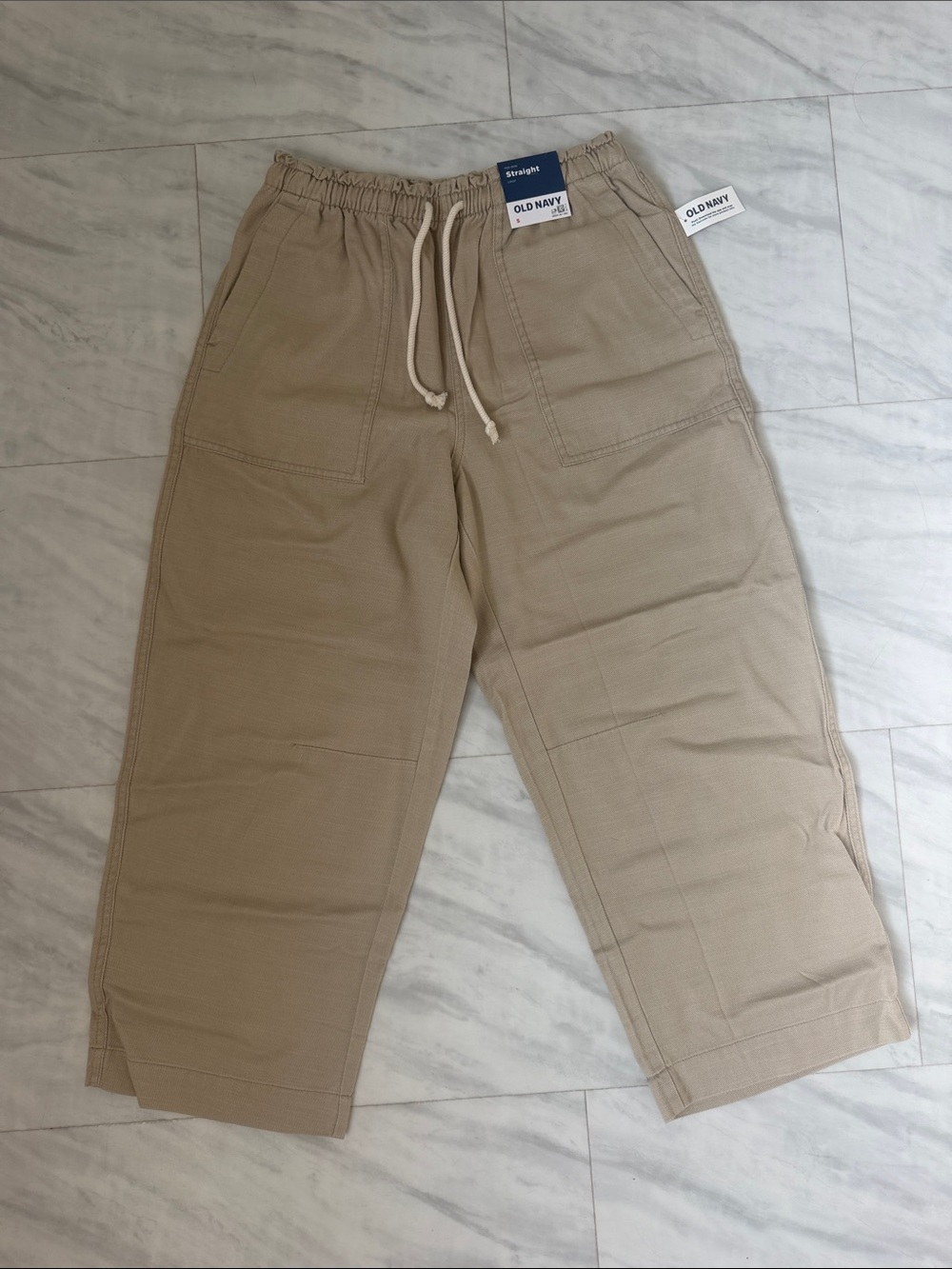Old Navy Women’s Khaki Drawstring Joggers Mis-Rise Cropped. NWT